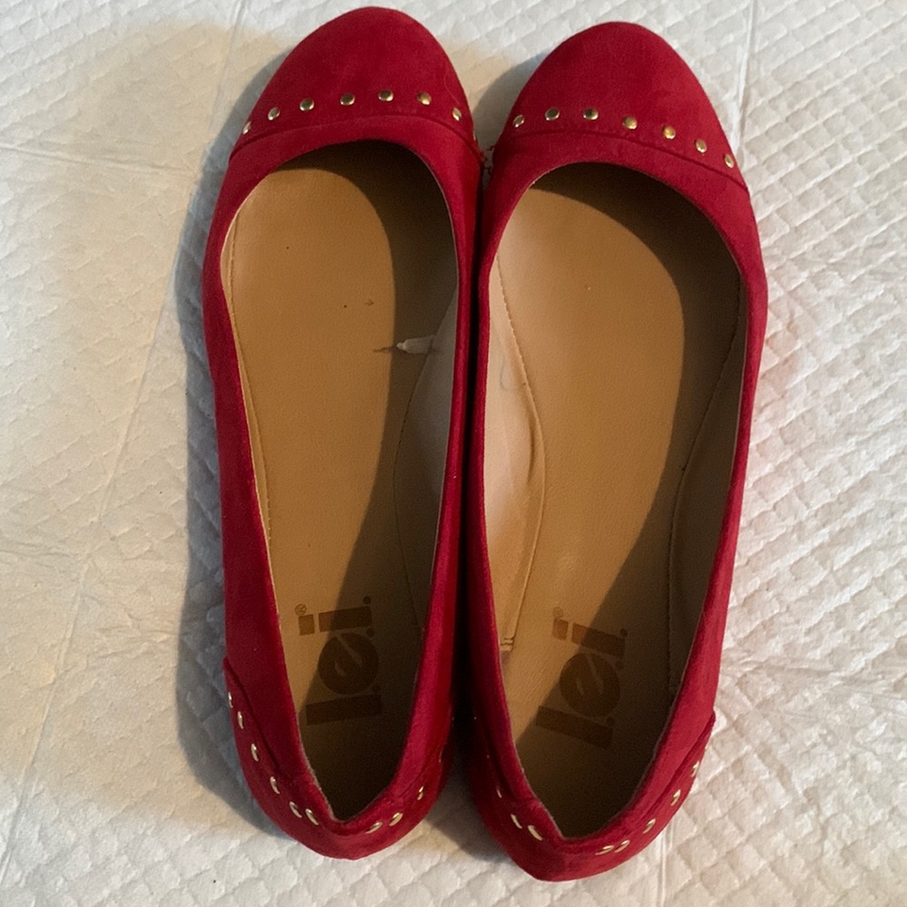 Gently worn nice LEI flats.